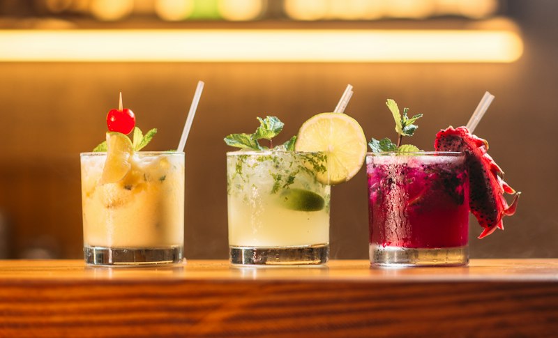 Colorful random cocktails